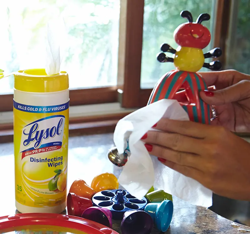 Disinfecting & Cleaning Wipes